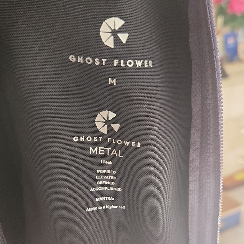 SALE! "GHOST FLOWER" Women's Workout / Exercise Jacket in 2-tones of Rich Purple - Picture 6 of 7